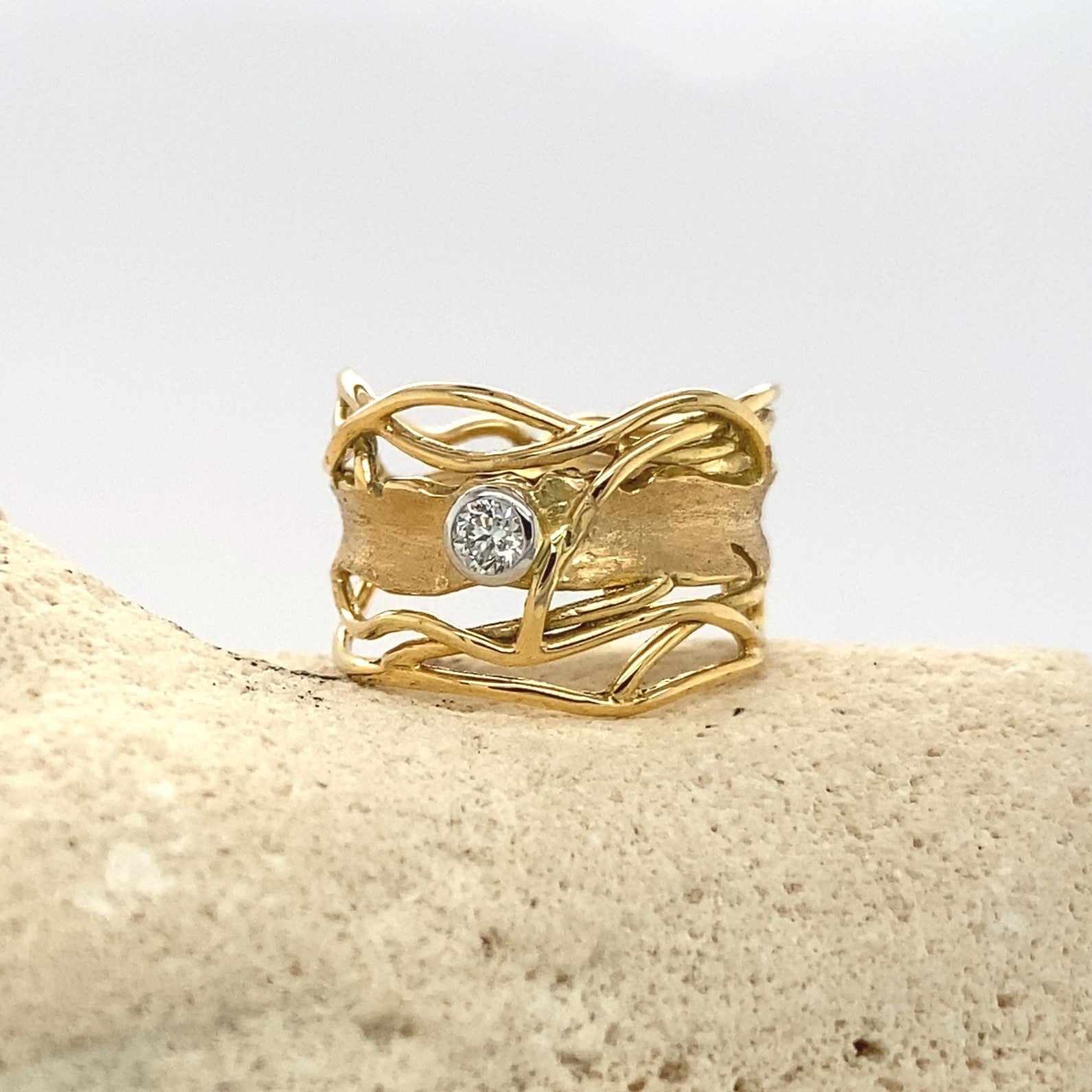 14k & White Diamond Edge Ring