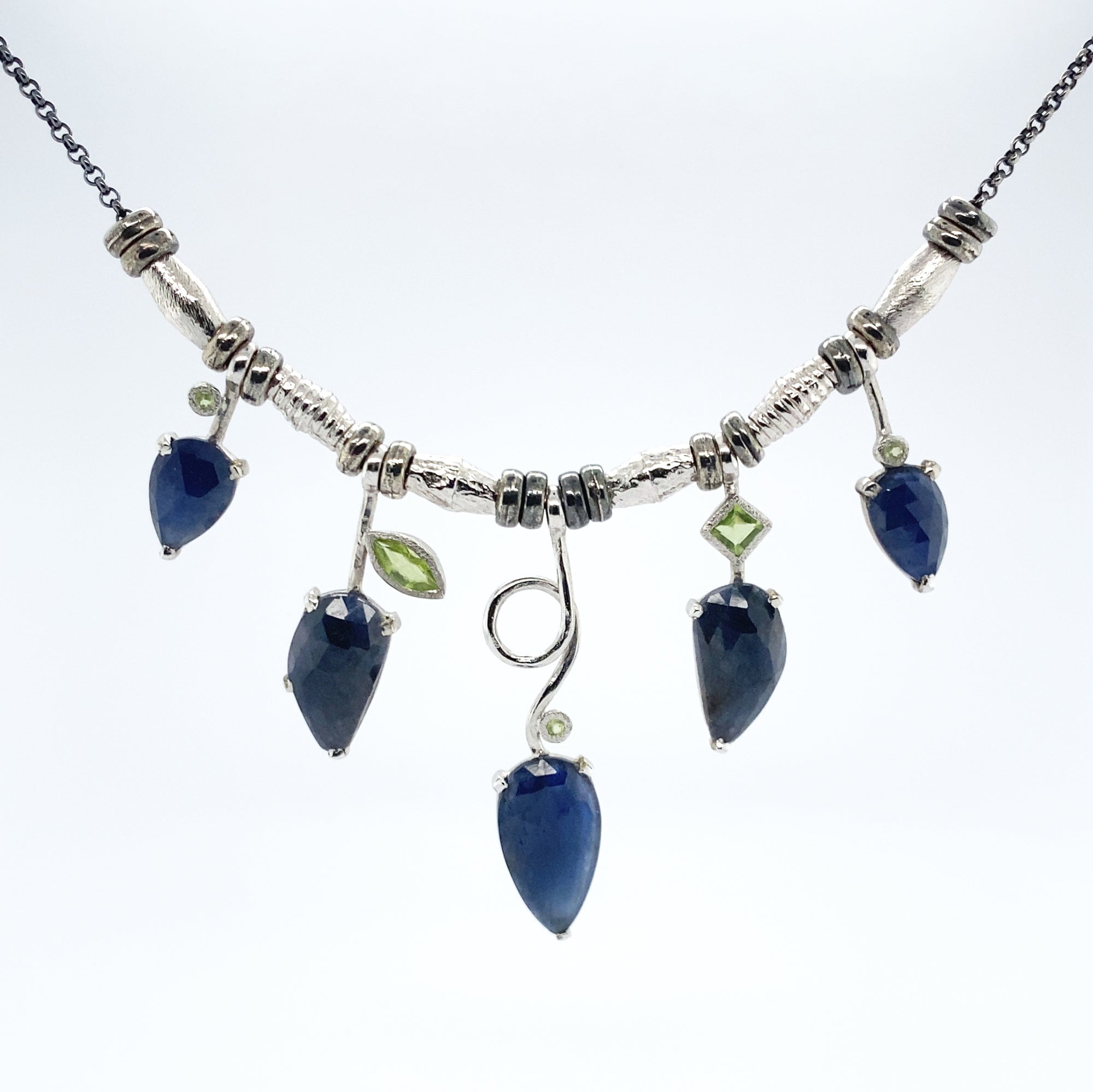 5 Stick Rose Cut Sapphire Necklace With Peridot